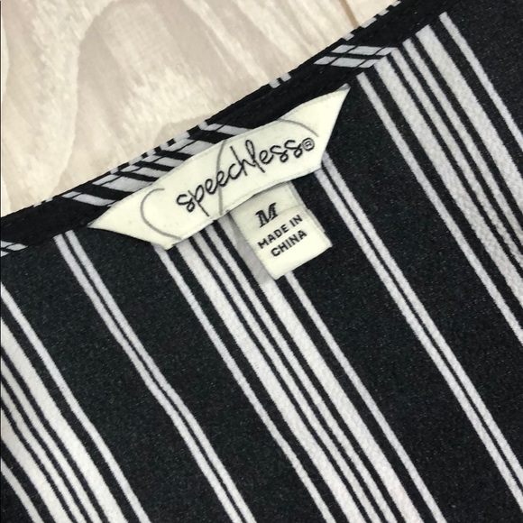 Striped jumpsuit with open sleeves - Picture 7 of 9